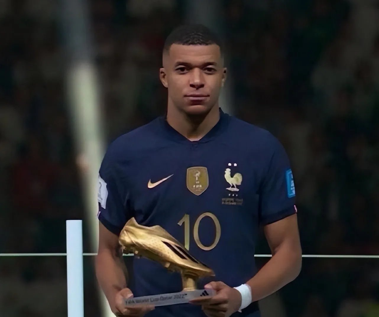 姆巴佩在瑞士队比赛中持续失利，重要助攻引发热议！再创辉煌时刻的简单介绍