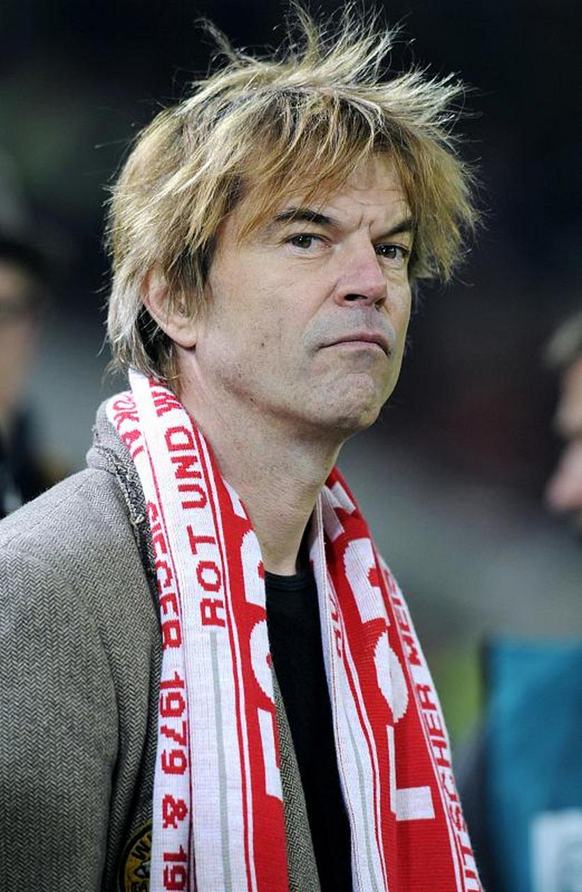 爱游戏入口-包含荷甲赛程吃紧，浙江队赛后调整名单，目标明确，资深球员宣示担当的词条